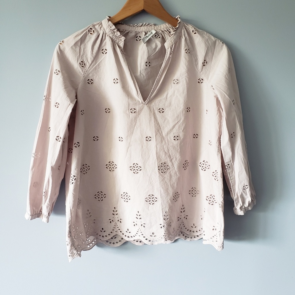 2/20 Madewell Taupe Eyelit Lace Blouse B9